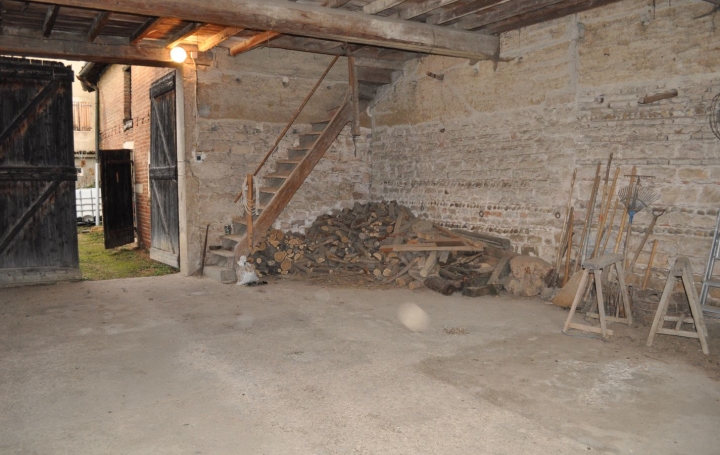 Maison MONTMERLE-SUR-SAONE (01090)  132 m2 158 000 € 