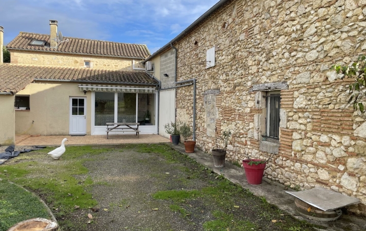 Maison BUZET-SUR-BAISE (47160)  237 m2 410 000 € 