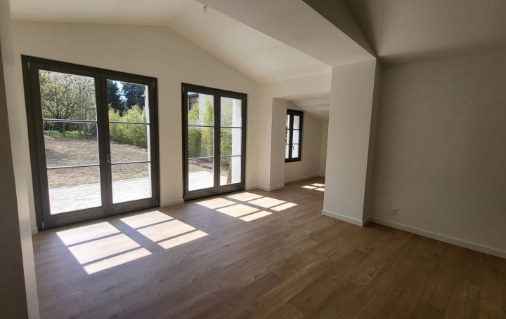 Maison CHASSELAY (69380)  136 m2 630 000 € 