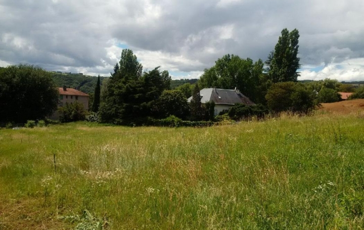 Réseau Immo-diffusion : Terrain  SAINT-UZE   71 400 € 