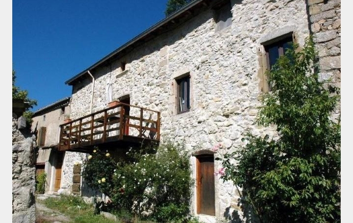 Réseau Immo-diffusion : Maison  BOURDEAUX  170 m2 197 000 € 