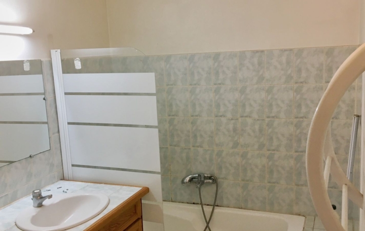 2 Pièces NIMES (30000)  45 m2 99 800 € 