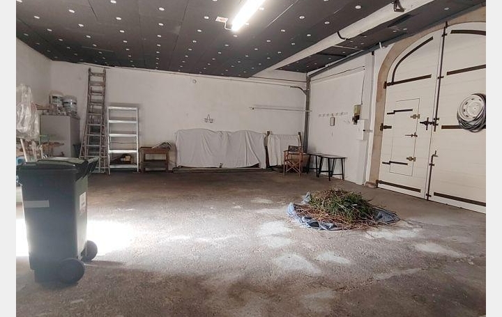 Maison de village NEBIAN (34800)  186 m2 1 196 € 