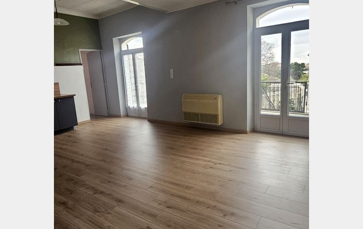 Maison de village MONTPEYROUX (34150)  129 m2 1 100 € 