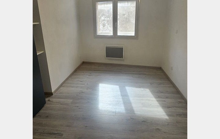 Maison de village MONTPEYROUX (34150)  129 m2 1 100 € 