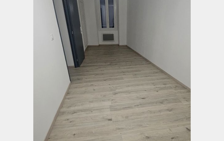 Maison de village MONTPEYROUX (34150)  129 m2 1 100 € 