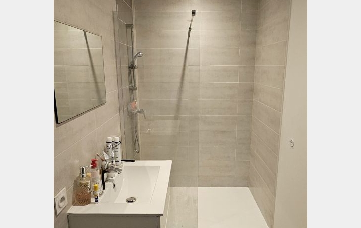 1 Pièce AUMELAS (34230)  51 m2 595 € 