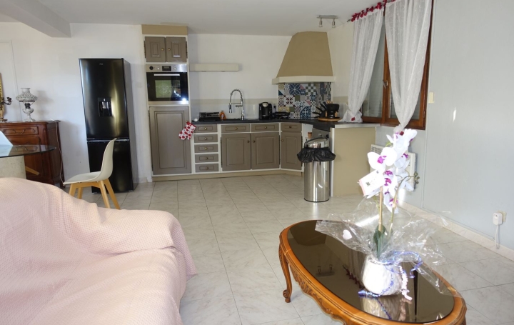 3 Pièces SAINT-JEAN-DE-FOS (34150)  81 m2 750 € 