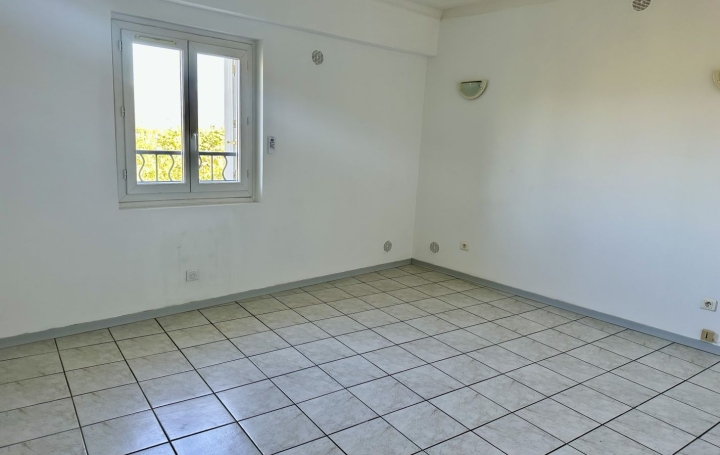 3 Pièces GIGNAC (34150)  68 m2 730 € 