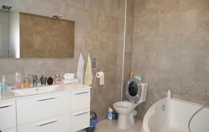 Villa GIGNAC (34150)  100 m2 347 000 € 