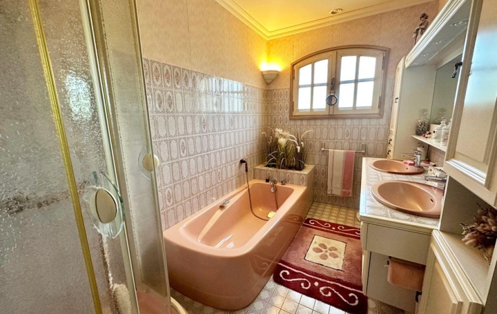 Villa GIGNAC (34150)  139 m2 676 000 € 