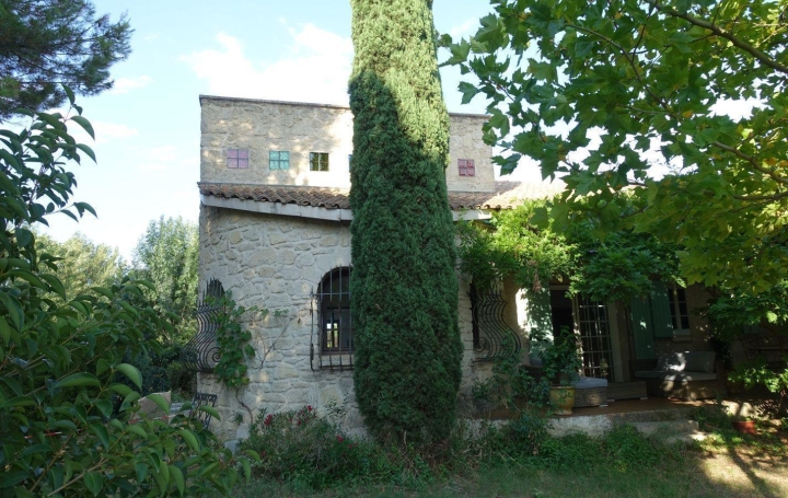 Villa GIGNAC (34150)  150 m2 500 000 € 