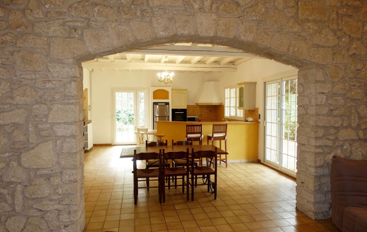 Villa GIGNAC (34150)  150 m2 500 000 € 