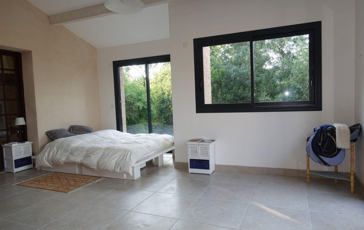 Villa GIGNAC (34150)  150 m2 500 000 € 