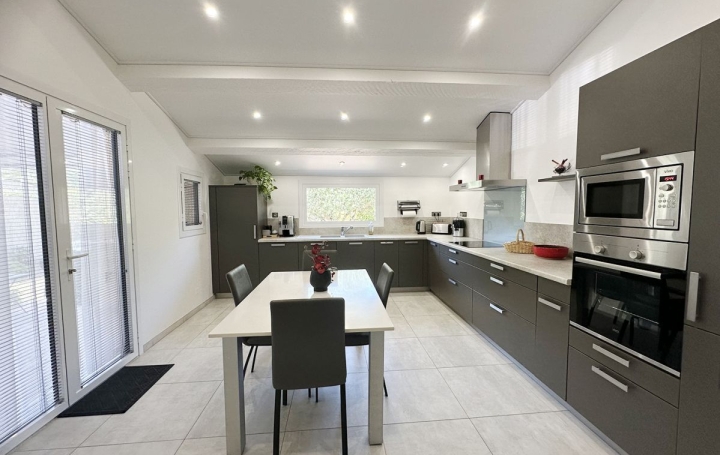 Villa JONQUIERES (34725)  212 m2 635 000 € 