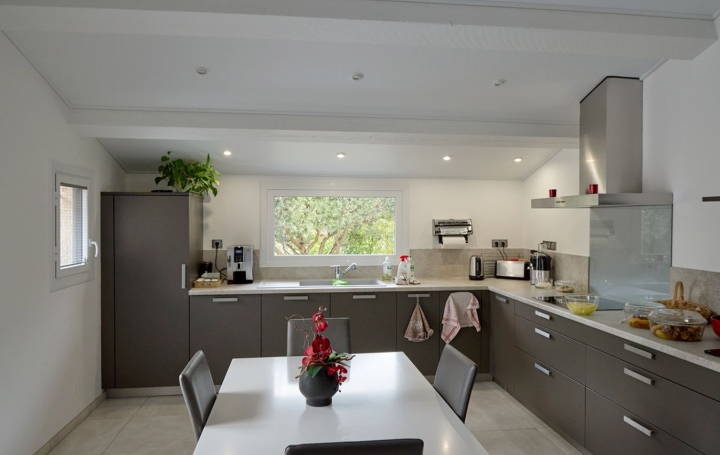 Villa JONQUIERES (34725)  212 m2 635 000 € 