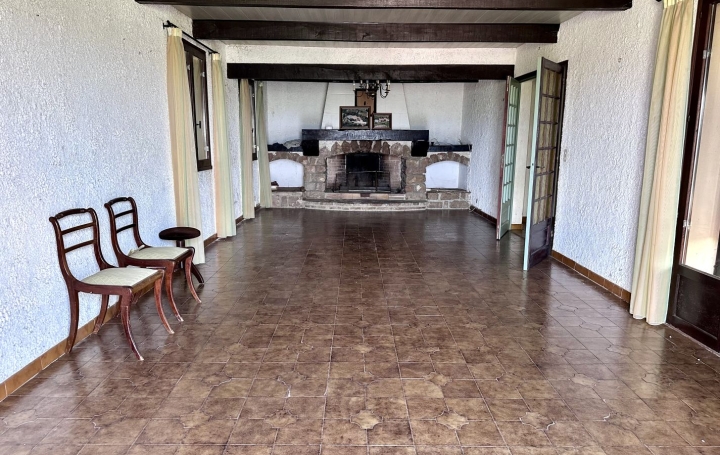 Villa GIGNAC (34150)  160 m2 624 000 € 