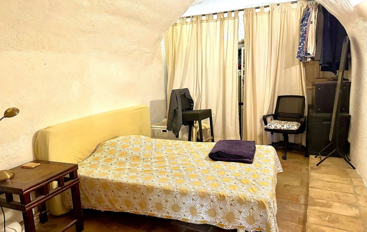 Maison de village MONTPEYROUX (34150)  75 m2 136 000 € 