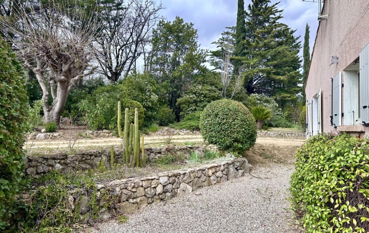 Propriété PAULHAN (34230)  83 m2 590 000 € 