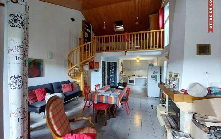 Réseau Immo-diffusion : Studio  LE LAC-D'ISSARLES  49 m2 78 000 € 