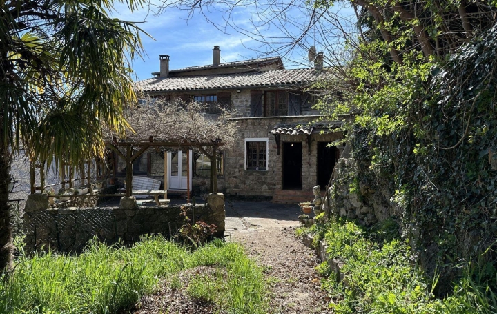 Maison ANTRAIGUES-SUR-VOLANE (07530)  130 m2 182 000 € 