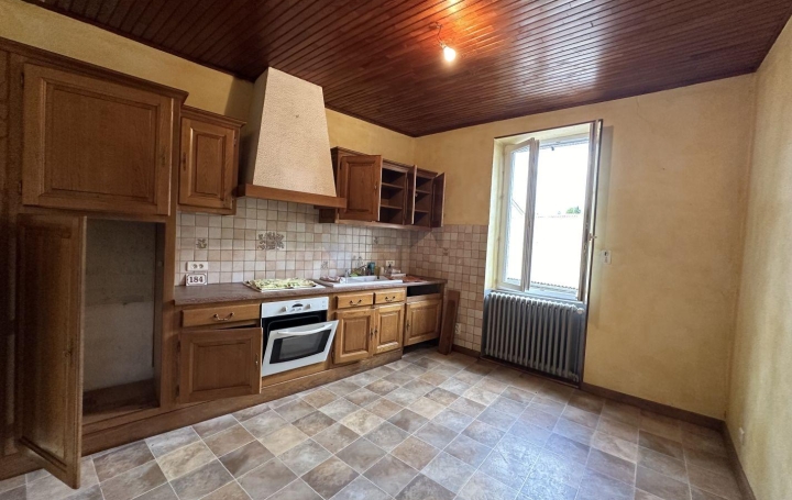 Maison SAINT-CIRGUES-EN-MONTAGNE (07510)  180 m2 97 200 € 