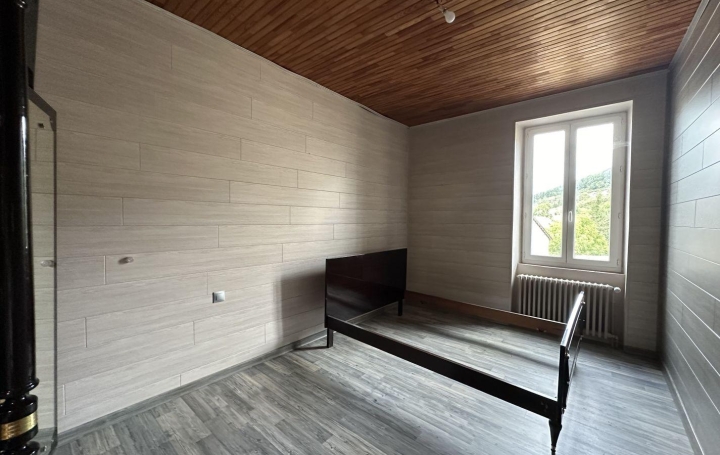 Maison SAINT-CIRGUES-EN-MONTAGNE (07510)  180 m2 97 200 € 