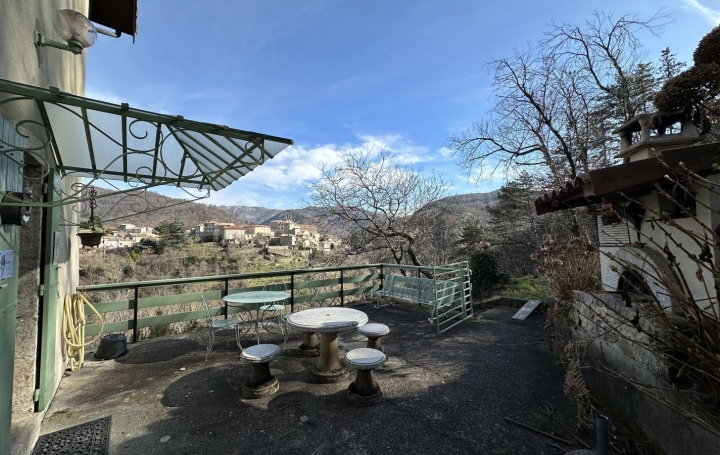 Maison ANTRAIGUES-SUR-VOLANE (07530)  120 m2 280 000 € 