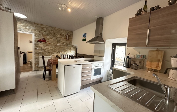 Maison ANTRAIGUES-SUR-VOLANE (07530)  72 m2 172 000 € 