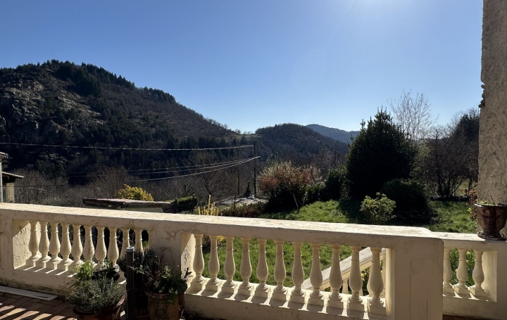 Maison ANTRAIGUES-SUR-VOLANE (07530)  140 m2 285 000 € 