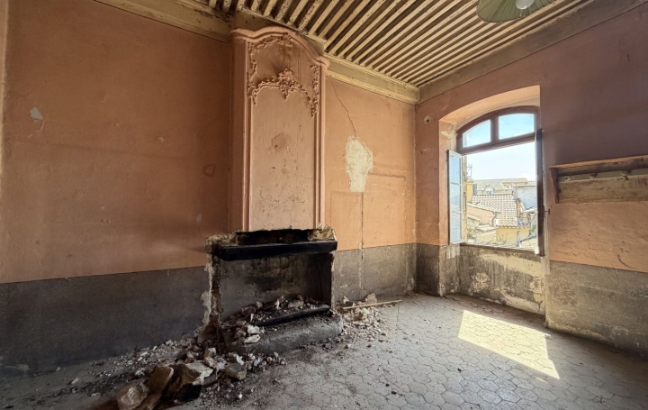 Maison AUBENAS (07200)  900 m2 670 000 € 