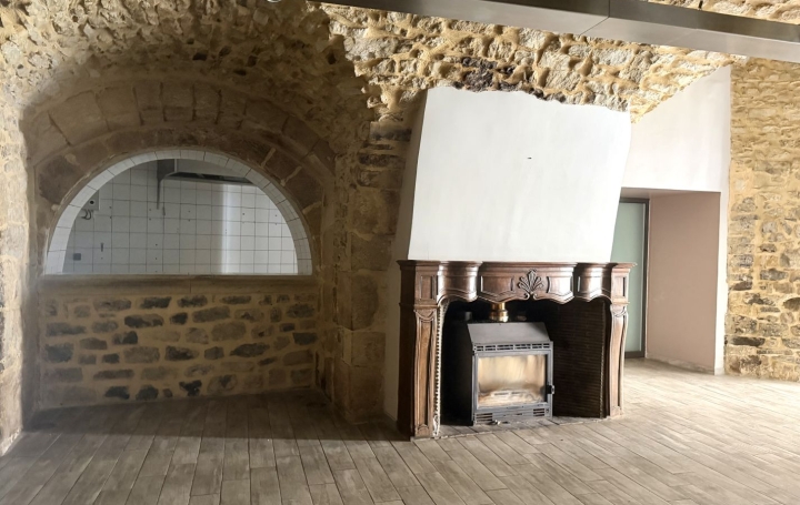 Maison AUBENAS (07200)  900 m2 670 000 € 