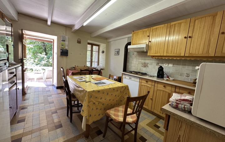 Maison VALS-LES-BAINS (07600)  100 m2 182 000 € 