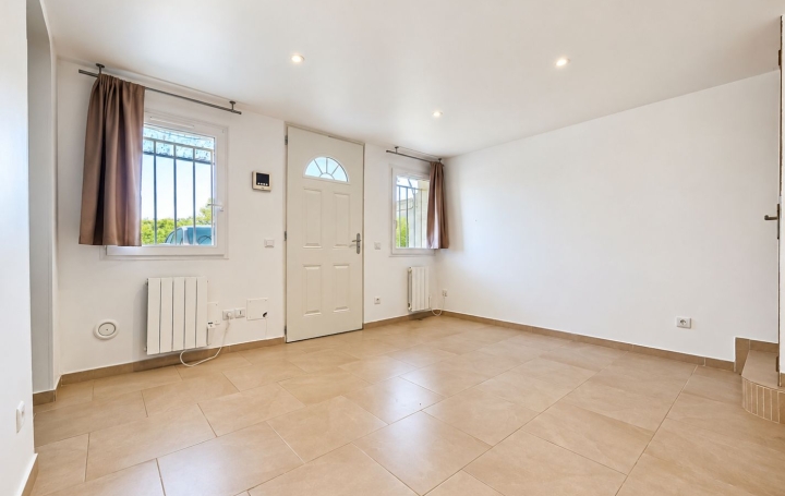 Studio MANTES-LA-VILLE (78711)  50 m2 940 € 