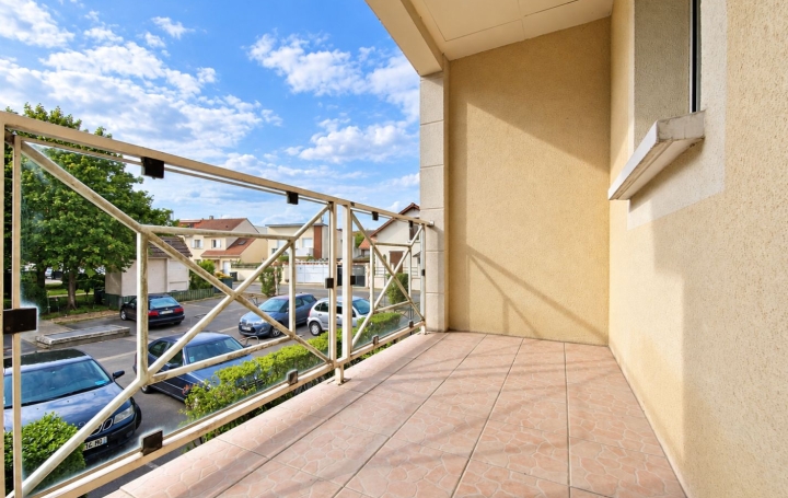 Studio CARRIERES-SOUS-POISSY (78955)  31 m2 802 € 