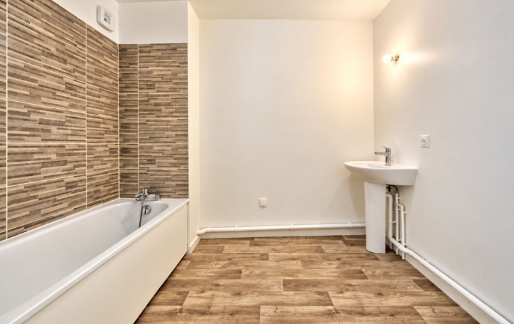 3 Pièces MANTES-LA-VILLE (78711)  65 m2 1 155 € 