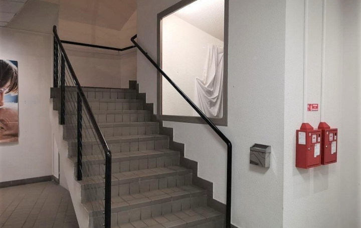 Immeuble PEZENAS (34120)  366 m2 163 000 € 