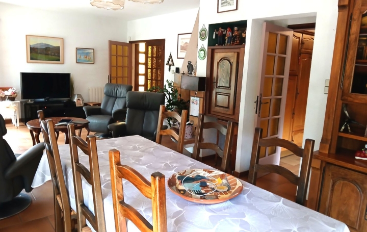 Maison CERET (66400)  162 m2 420 000 € 