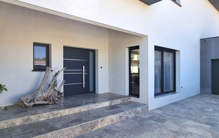 Villa BEZIERS (34500)  400 m2 1 145 000 € 