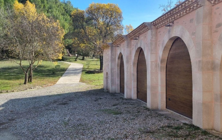 Domaine NARBONNE (11100)  440 m2 1 100 000 € 