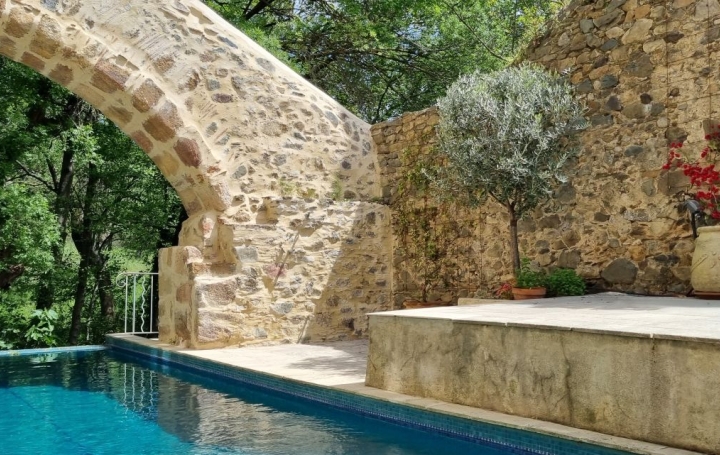 Domaine BEZIERS (34500)  800 m2 1 800 000 € 