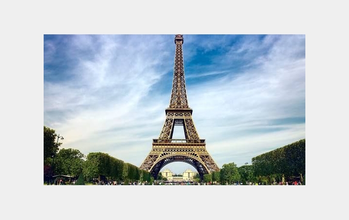 Réseau Immo-diffusion : Parking  PARIS 8ème  1 454 000 € 