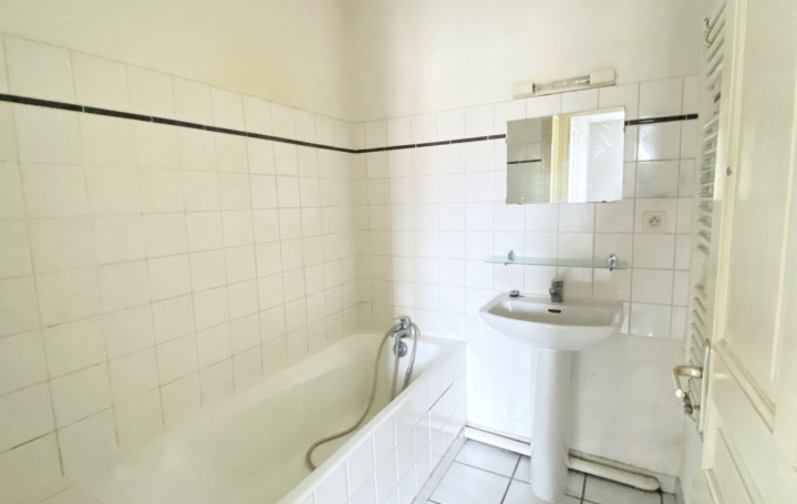 2 Pièces VALS-LES-BAINS (07600)  49 m2 450 € 