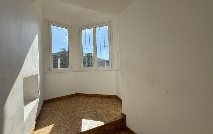 4 Pièces VALS-LES-BAINS (07600)  62 m2 86 000 € 