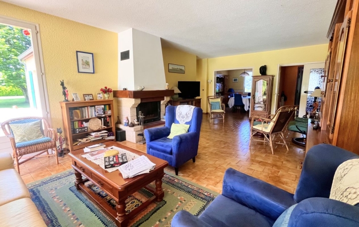 Maison AUBENAS (07200)  206 m2 450 000 € 