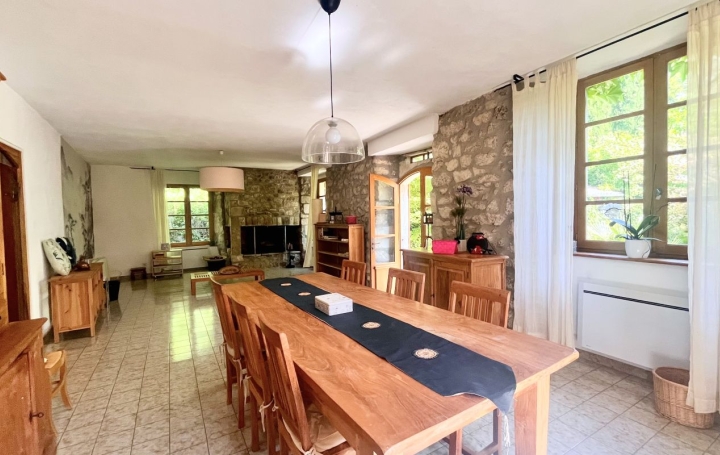 Maison ROCLES (07110)  320 m2 390 000 € 