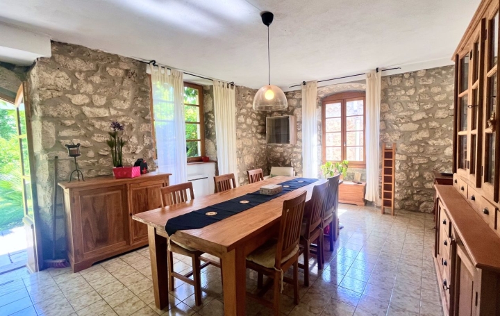 Maison ROCLES (07110)  320 m2 390 000 € 