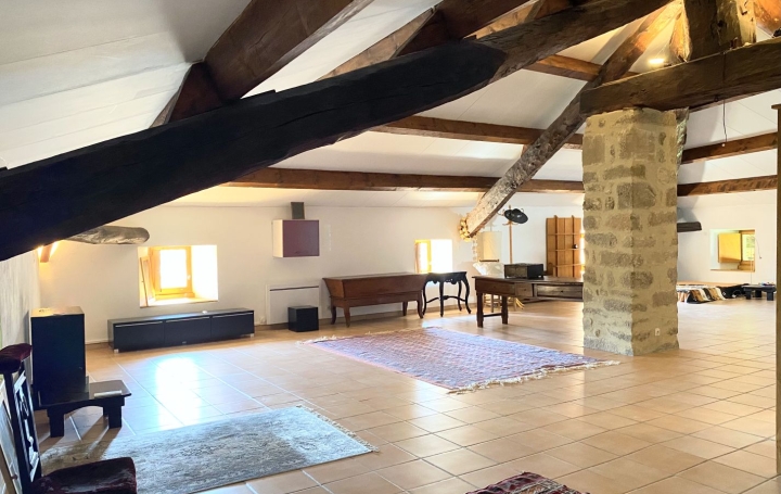 Maison ROCLES (07110)  320 m2 390 000 € 