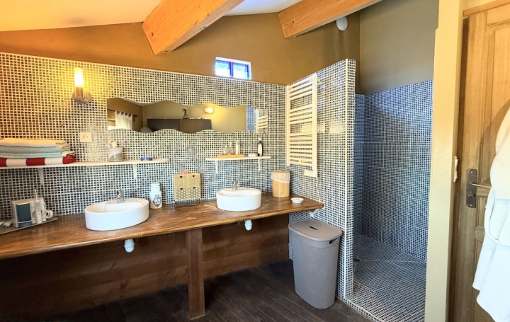 Maison VALLON-PONT-D'ARC (07150)  159 m2 335 000 € 