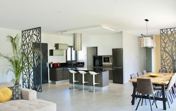 Maison VALLON-PONT-D'ARC (07150)  126 m2 525 000 € 